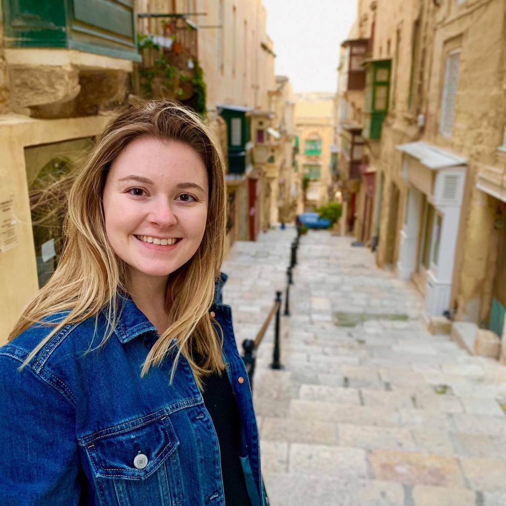 Meet your Posher, Elaine